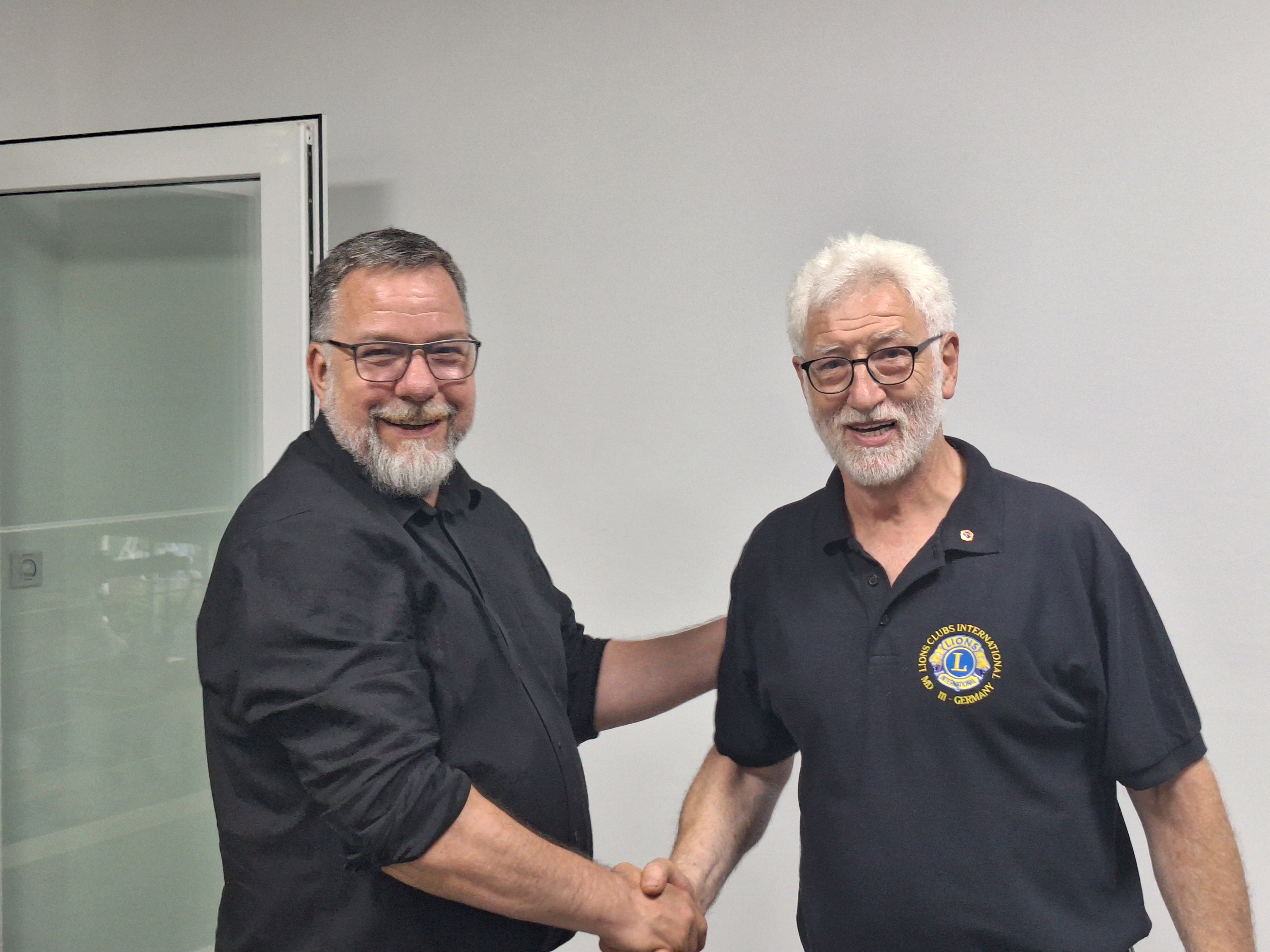 Incoming Past President übergibt das Amt an den incoming President